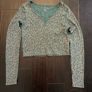 American Eagle Outfitters Green Floral Crop Top
